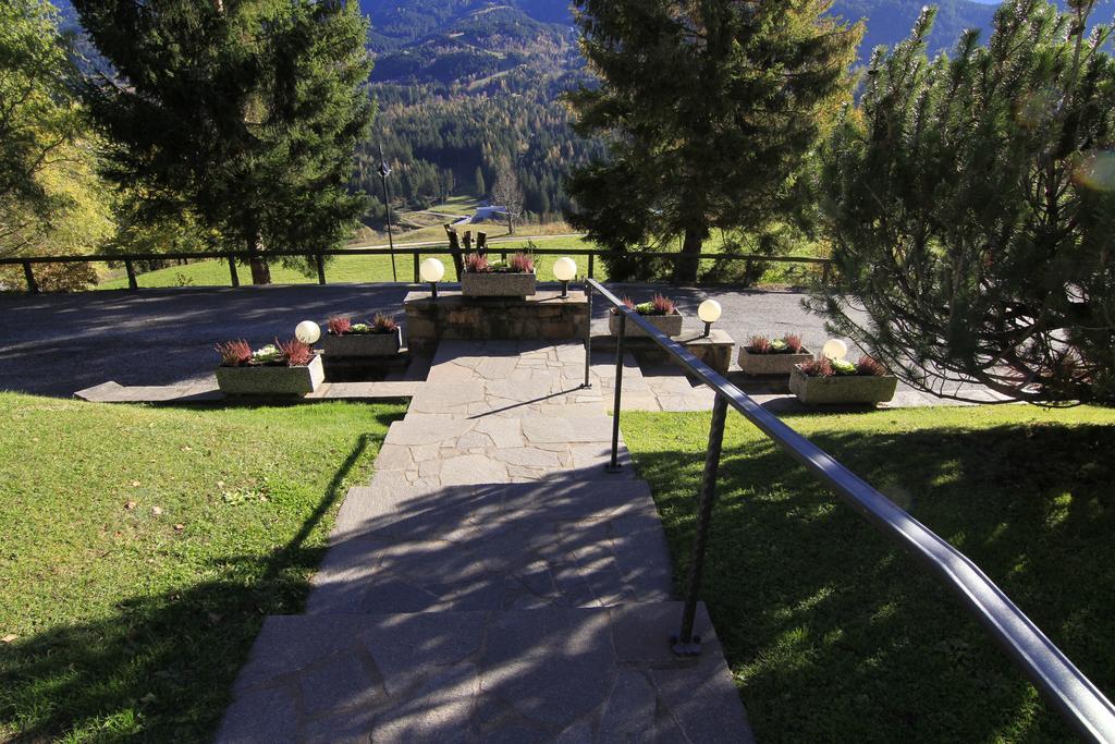 Hotel Panorama Cavalese Buitenkant foto